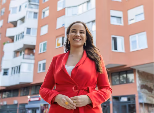 Oglasila se načelnica Karić o "rješenju" za parking u Novom Sarajevu: Iscrtavanje mjesta do kraja 2026, cijena vinjete do 50 KM