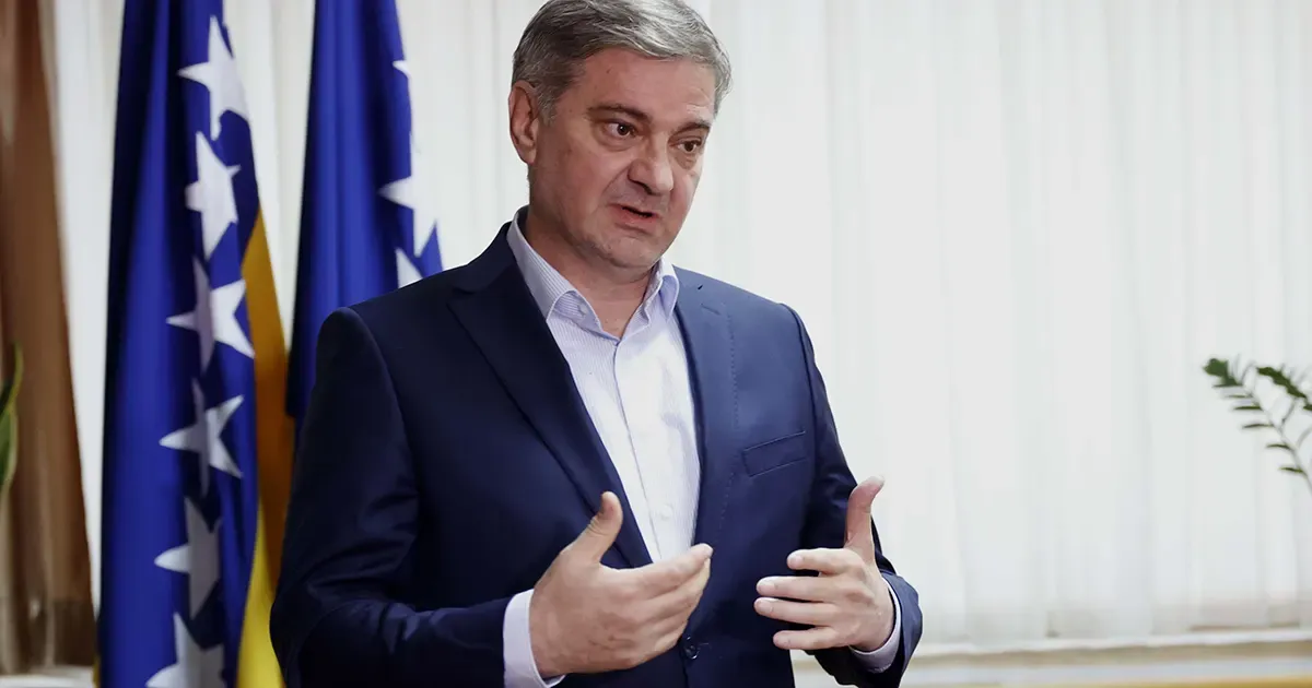 Zvizdić: Neophodno je izmjestiti parking i izgraditi trg ispred Zemaljskog muzeja