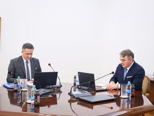 Bećirović i Komšić izrazili saučešće emiru Katara nakon smrti njegovog oca
