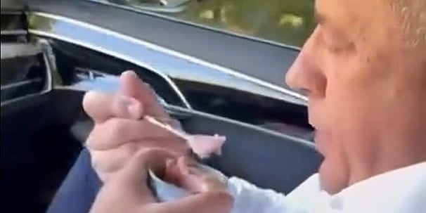 Srbija ima Vučića s parizerom, a BiH Dodika s mesnim nareskom: "Nisam stigao doručkovati kod kuće"