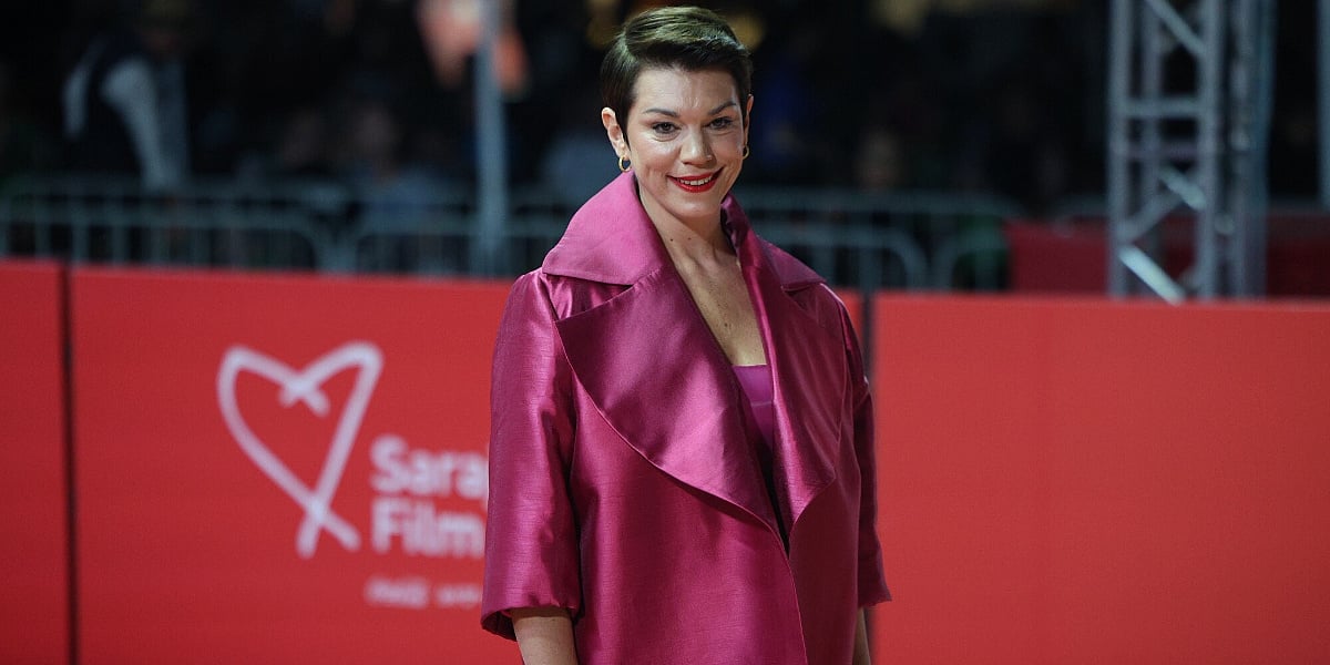 Marija Škaričić zablistala na crvenom tepihu u elegantnoj kreaciji Kaftan Studija