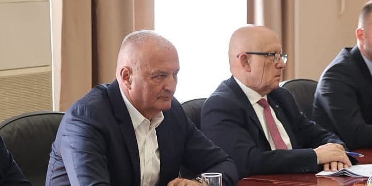 Šef Helezovog kabineta uzeo 24.000 KM otpremnine za penziju pa se vratio na posao, slično postupio i savjetnik Borjane Krišto