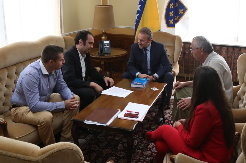 Probosanske snage: Izetbegović primio predstavnike hrvatskih udruga iz Sarajeva koji su nezadovoljni politikom Hrvata u BiH!