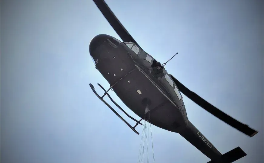 Helez naredio: Helikopteri Oružanih snaga danas gase požare u Bihaću, Kalesiji, Drvaru i Prozor-Rami