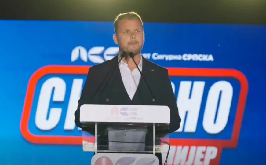 Draško Stanivuković: "Po ko zna koji put samog sebe sretnem na stubištu"