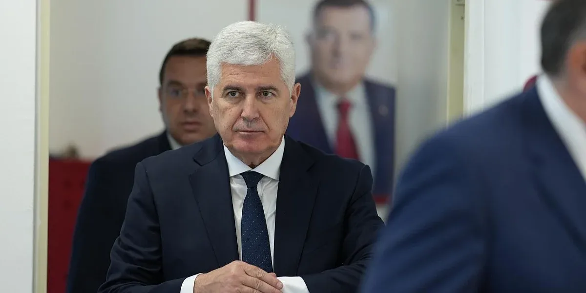 Glasna šutanja Dragana Čovića: Zaboravio i hrvatske žrtve pa izignorisao veličanje Ratka Mladića