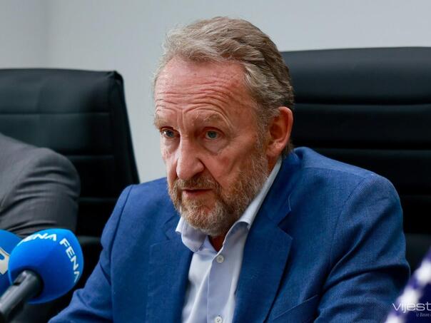 Izetbegović: Sve propada, protiv Sebije se vodio politički proces