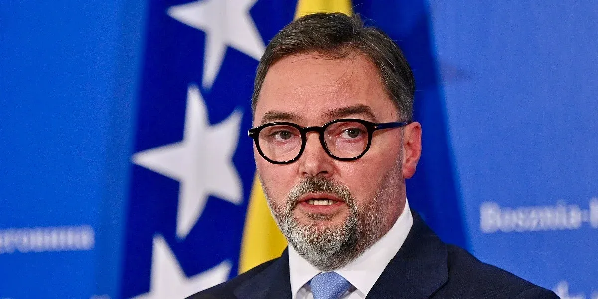 Bošnjaci bez Ministarstva vanjske trgovine već 24 godine dok Košarac blokira let bh