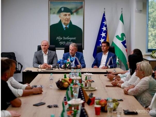 Izetbegović odgovorio kritičarima: "Ovo je najbezobrazniji napad na mene"