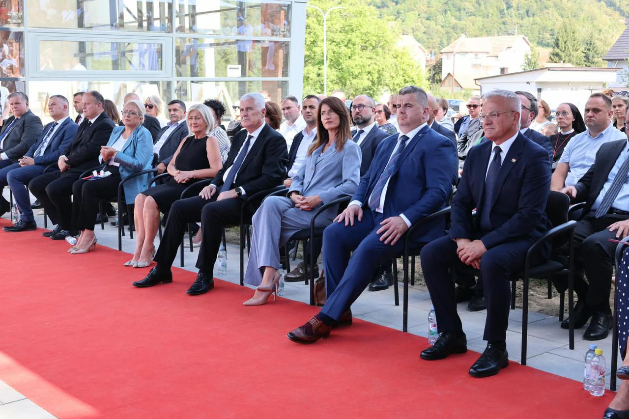 Filipović: "U Novom Travniku imamo 432 razloga zbog kojih je vrijedilo ne odustati"