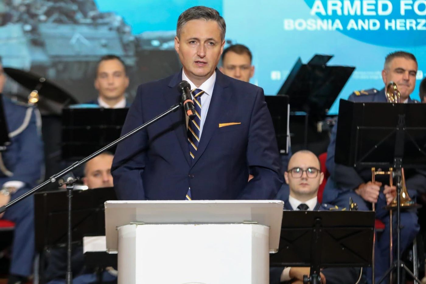 Chairman Bećirović praises Armed Forces of BiH for professionalism in wildfire response