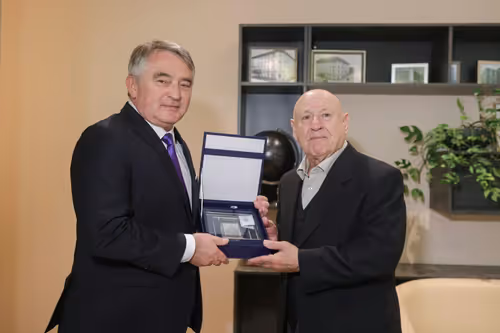 Komšić uručio Povelju Kulina bana Emilu Šuštaru za doprinos BiH