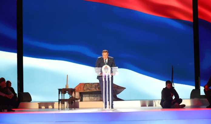 Grahovac odgovorila Bosiću: „Gubili ste izbore sa 100.000 glasova razlike, pa niste otišli, a Vukanoviću biste da određujete penziju!“ | 6yka