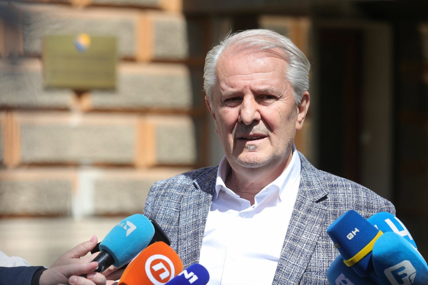 Bradara: Vlada je već formirana; Lendo: Imam ponudu; Stojanović: Kupuju vrijeme