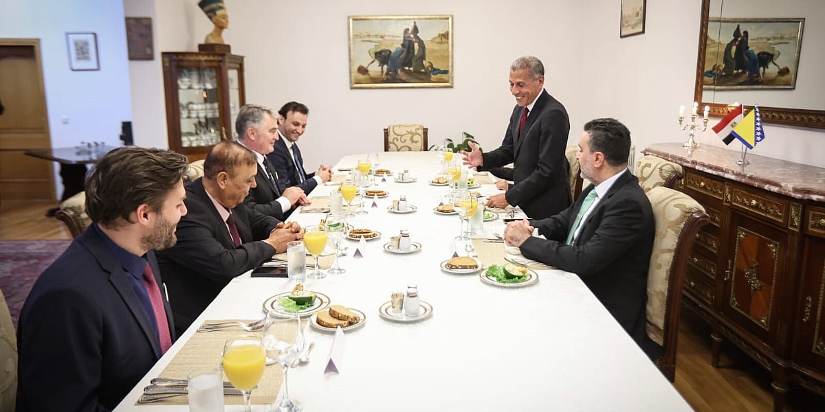 Produbljivanje prijateljskih odnosa: Komšić na večeri s ambasadorima arapskih država