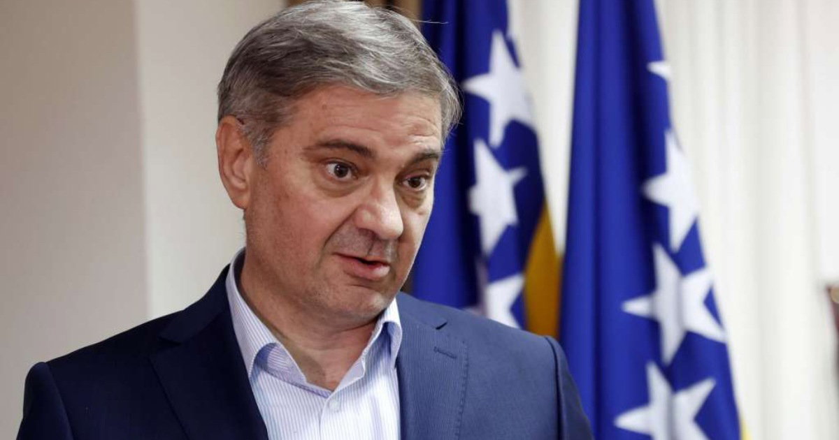 Zvizdić: Malo je osoba, poput Dodika, koji u stvari hvale onoga koga kritikuju