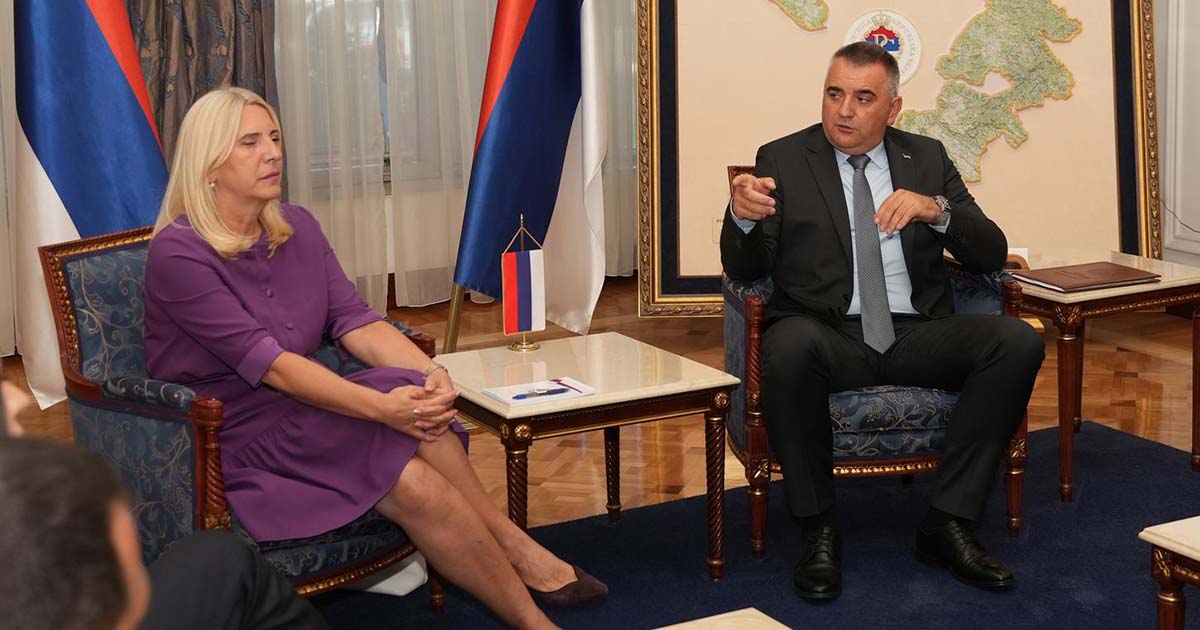 Željka Cvijanović čestitala Savi Miniću na ostavci