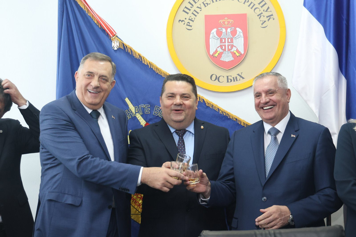 Dodik, Višković i Stevandić se moraju javljati policiji