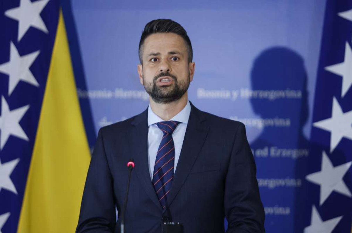 Ministar Amidžić pojasnio kada će državni zaposlenici dobiti pomoć od 1.000 KM