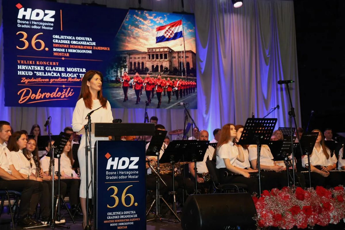 Filipović na obljetnici u Mostaru: HDZ BiH je poput orkestra koji 36 godina gradi zajedničku skladbu - Jabuka.tv