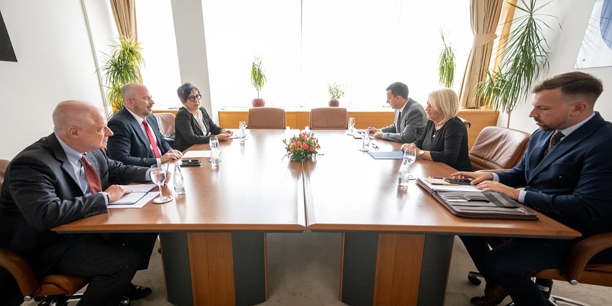 Krišto održala sastanak s Ginkelom: BiH mora raditi na infrastrukturnim i strateškim projektima