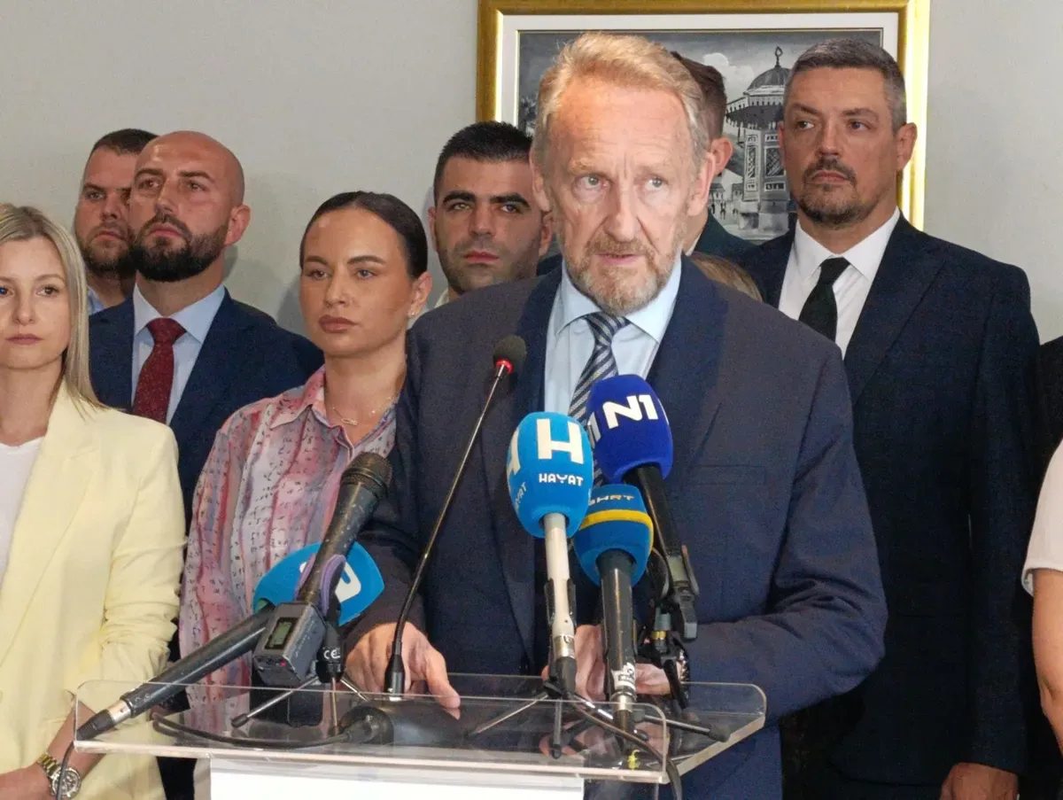 Izetbegović: Amerikanci odustali od "crnih listi" i sankcija, pred SDA dvije borbe