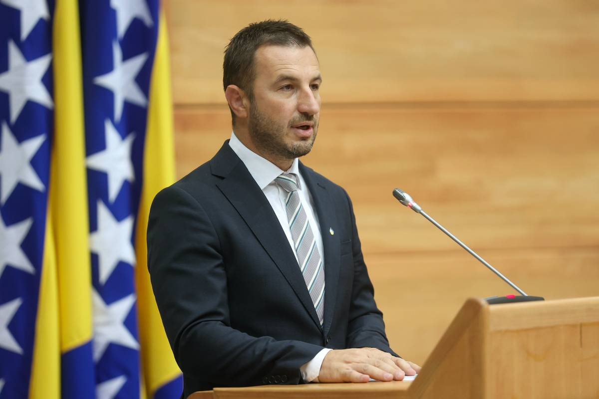 Efendić uputio oštru poruku Bošnjacima: “Uozbiljite se ili će vam uzeti sve”