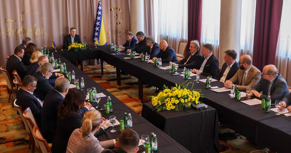 Četrnaest političkih stranaka podržalo kandidaturu Bećirovića, evo i koje